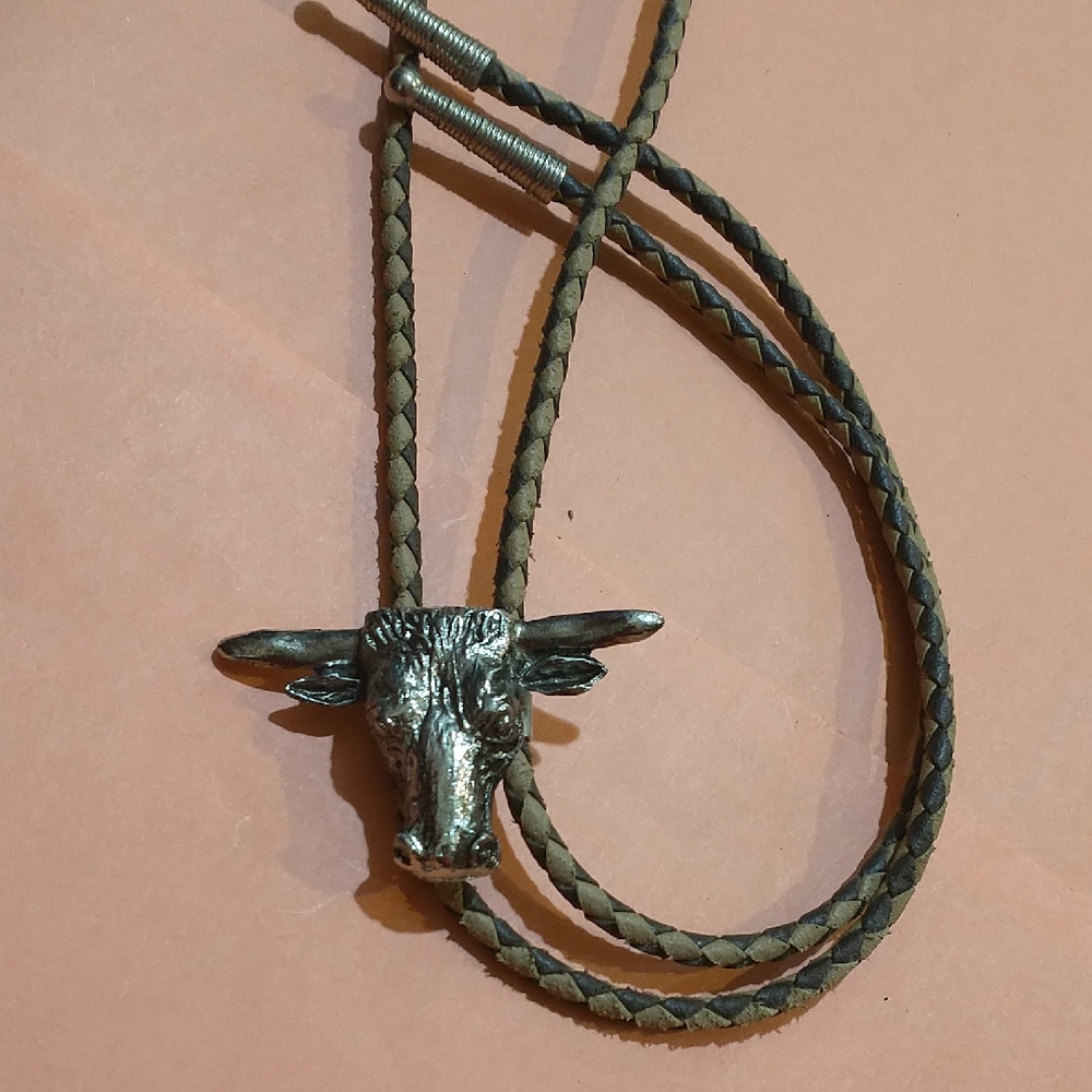 Unisex Western Steer Bolo Tie